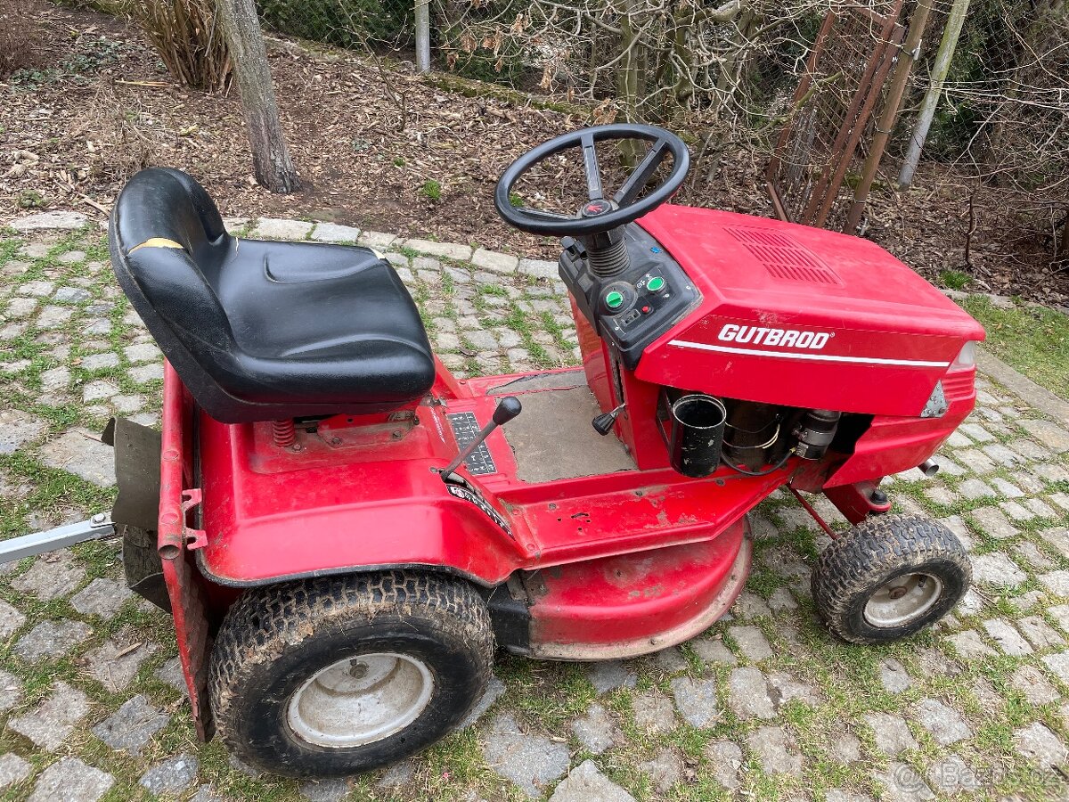 Zahradní sekací traktor, traktůrek - 2