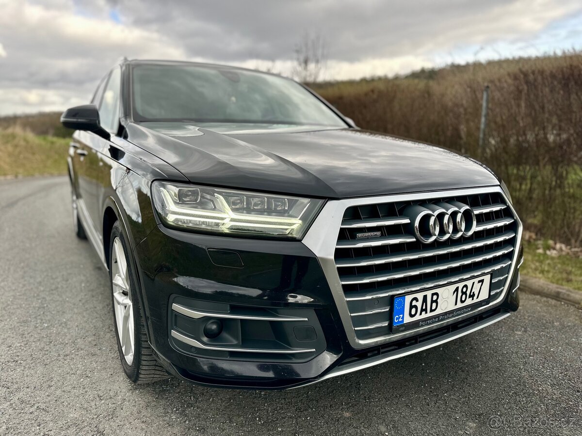 Audi Q7 S-Line - 2