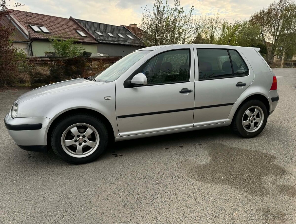 Volkswagen Golf IV - 2