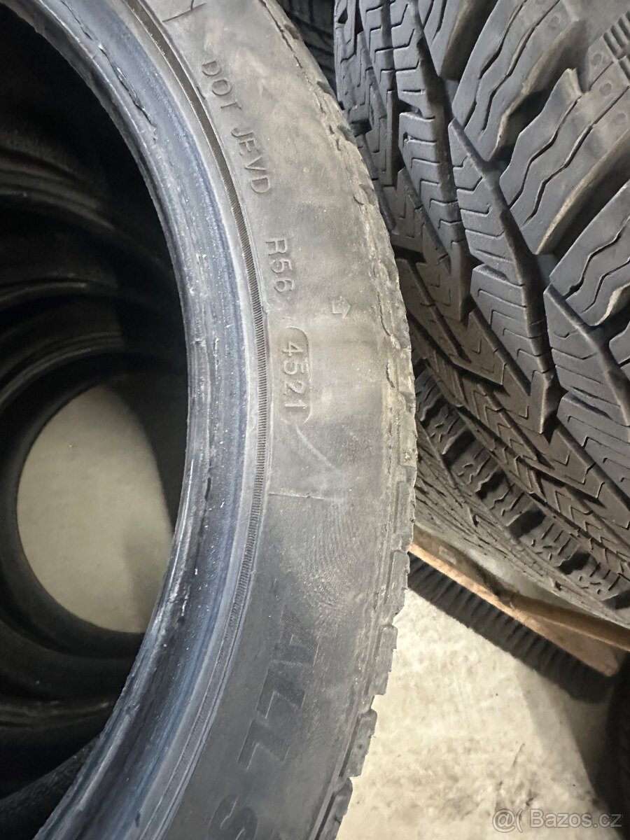 Celoroční pneu 215/40ZR17 87W - 2
