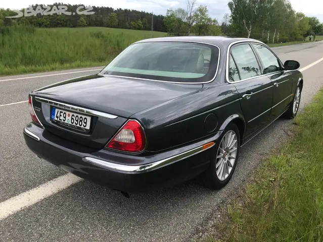 JAGUAR XJR 4,2i SUPER V8 - 395PS - X350 - PĚKNÝ - 2