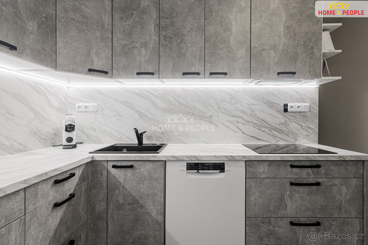 Prodej bytu 2+1, 60 m2, Jáchymov - 2