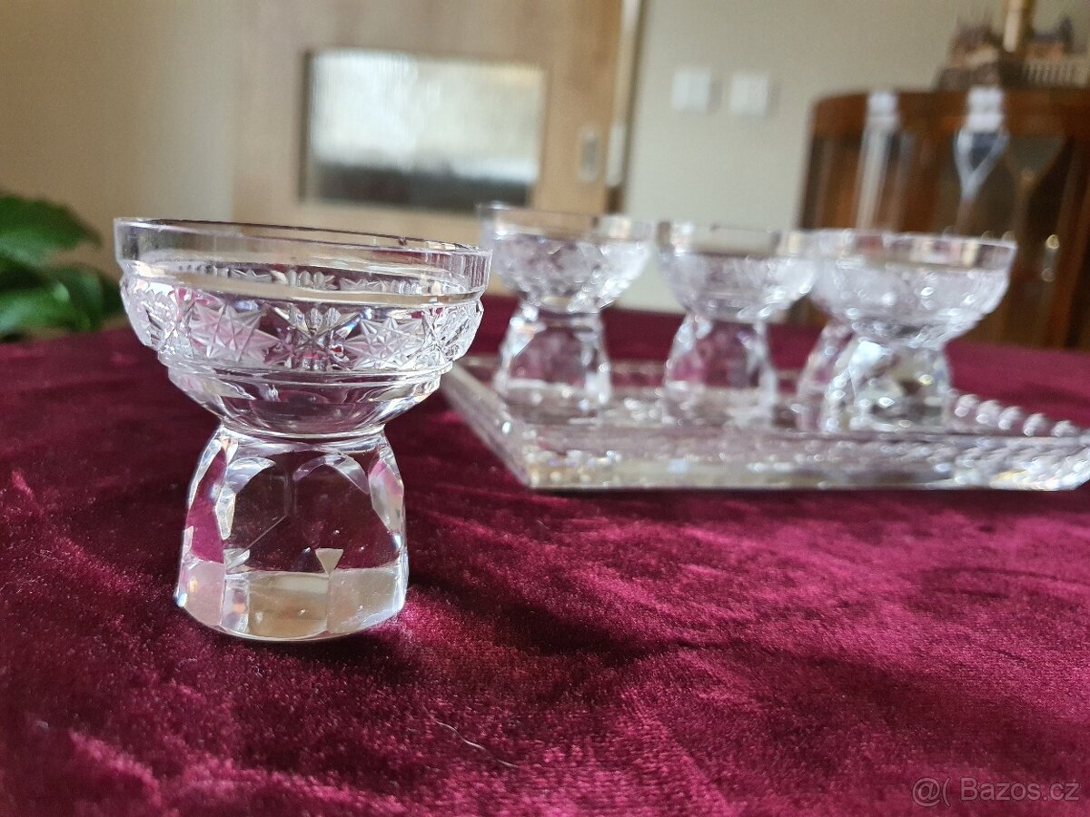 Sada broušených panáků + skleněný podtácek - 2