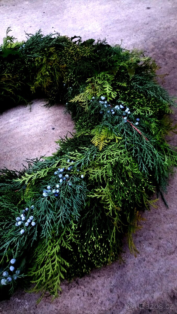 věnec stálezelený MIX jehličnatých dřevin 70 cm - 2