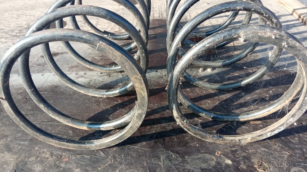 Tatra 613 pružiny přední - 2