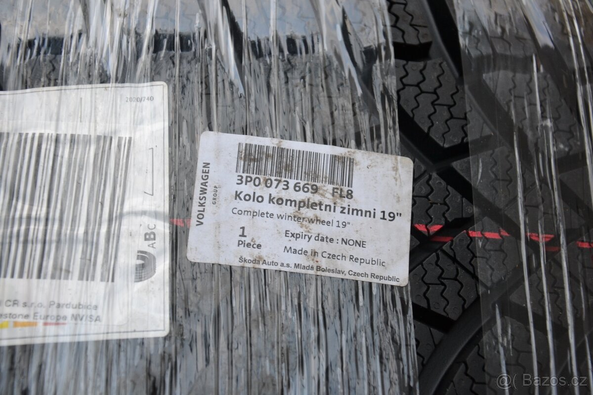 Nová zimní Alu sada Škoda Superb III, IV 235/40 R19 Bridg. - 2