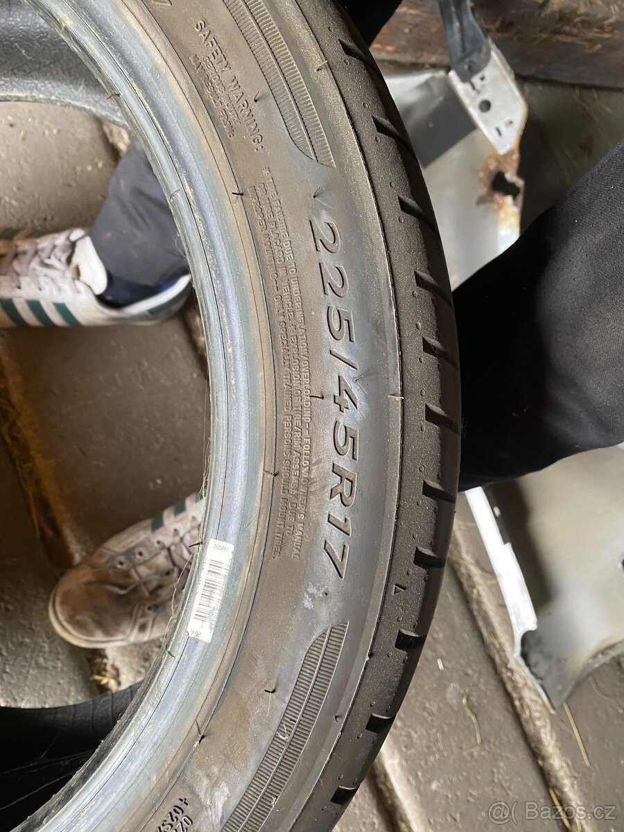 Dunlop letní 225/45 R17 - 2