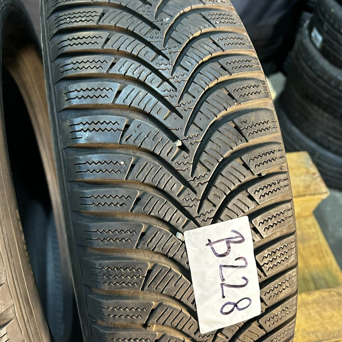 Zimní pneu 185/65 R15 88T Hankook 5mm - 2