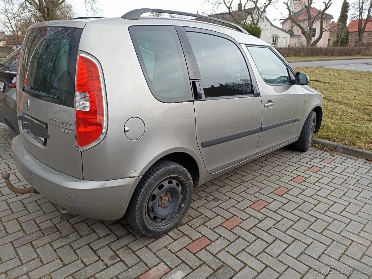Škoda Roomster díly - 2