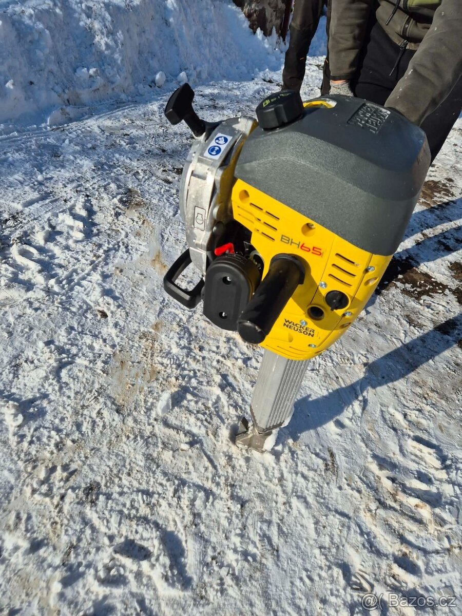 Benzínové bourací kladivo Wacker Nelson BH 65 - 2