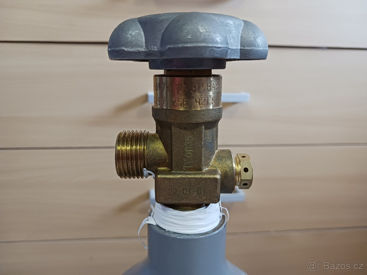 CO2 tlaková lahev 2kg, ventil W21,8 - 2
