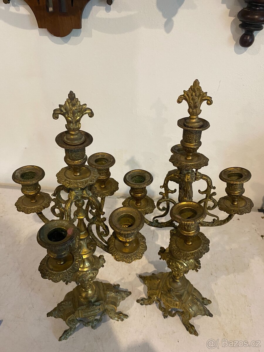 Pár starožitných mosazných svícnů - 2