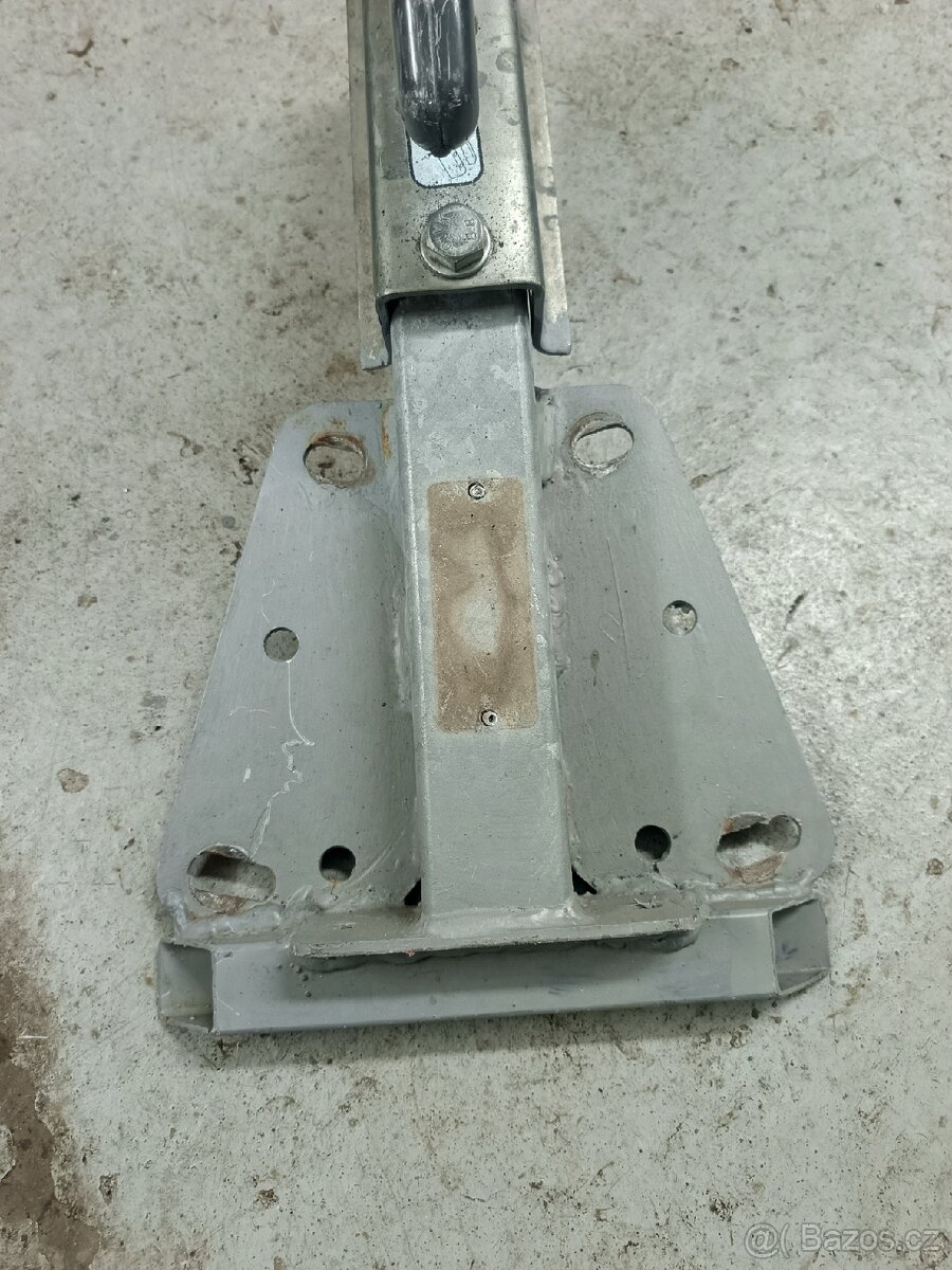 Tažný kloub na přívěsný vozík tlama čuba žehlička koule ISO - 2