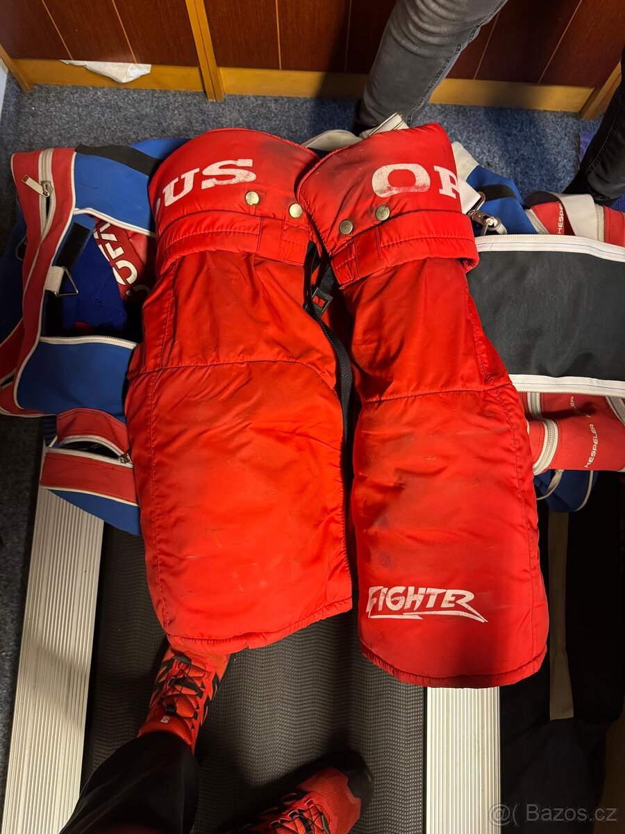 Hokejská výstroj - 2