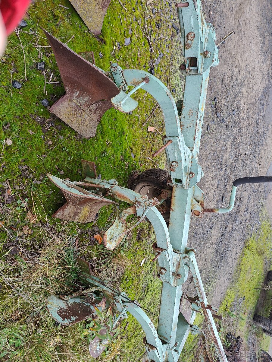 Pluh nesený 4- radlicny - 2