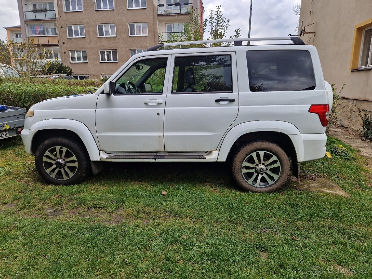 Uaz Patriot - 2