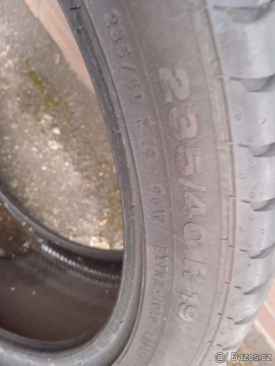 1kus letní pneu rozměr 235/40/19 značka Continental - 2