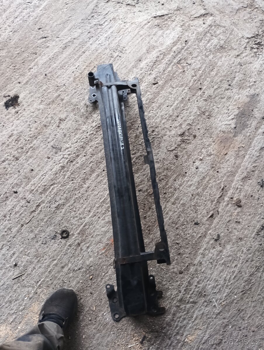 Škoda Octavia 2 přední výztuha nárazníku - 2