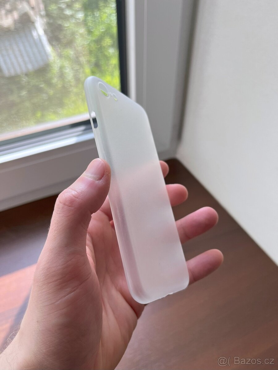 Tenké matné pouzdro -- iPhone SE 2022 / 2020 / 8 / 7 -- Nové - 2