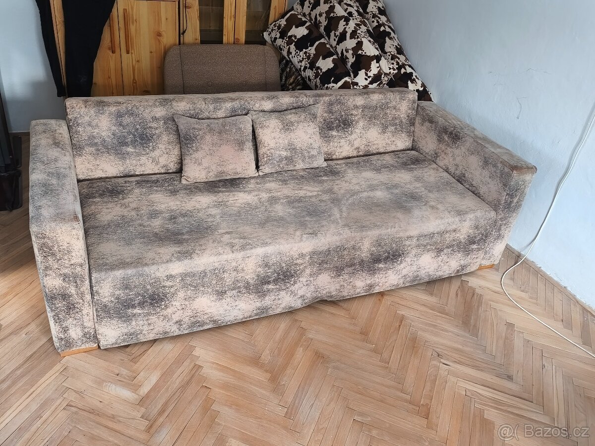 Sedačka + tři křesla - 2