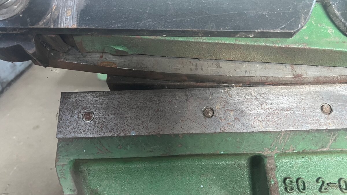 Nůžky na pásovinu - 2