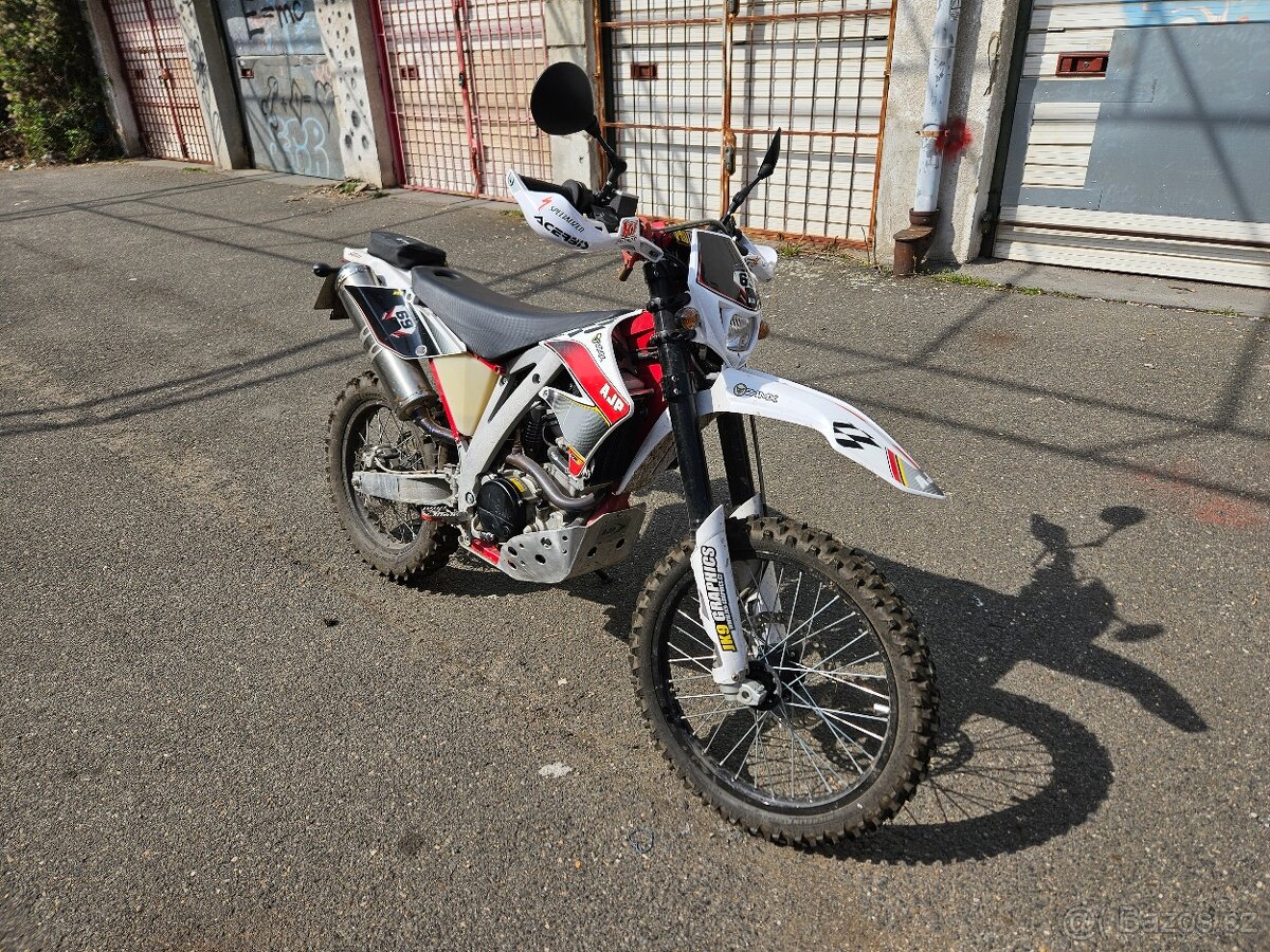 AJP PR5 250 Enduro - 2