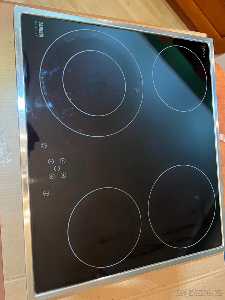 Sklokeramická deska Zanussi - 2