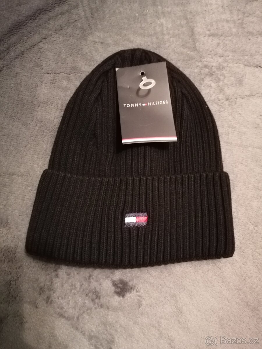 Černá čepice TH - 2