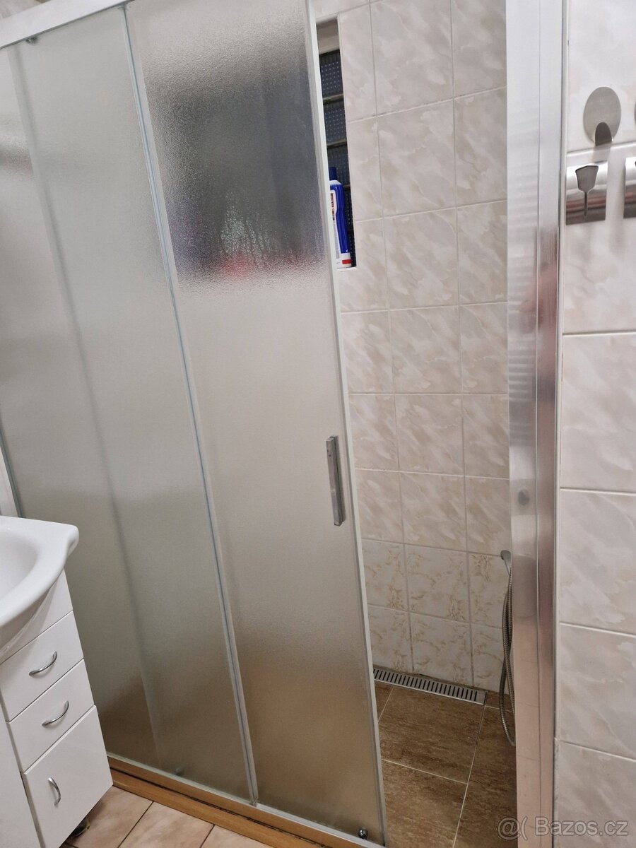 sprchová zástěna - 2