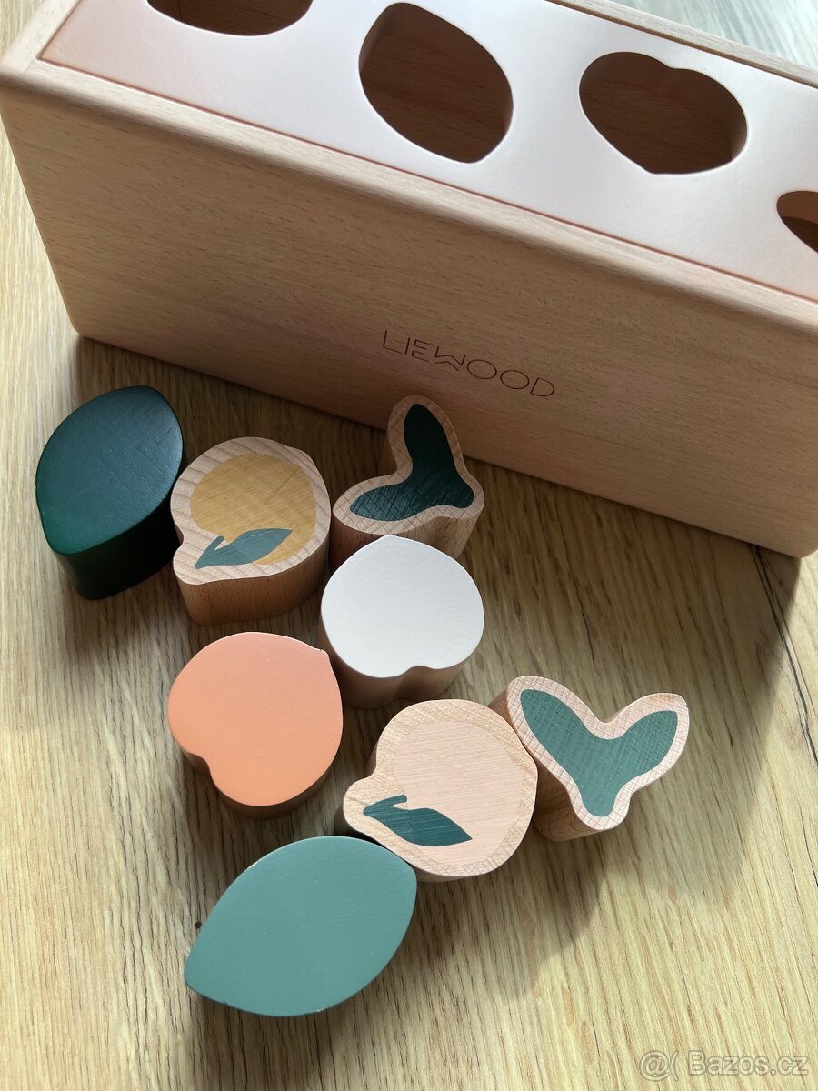 Dřevěná vkládačka Liewood - 2