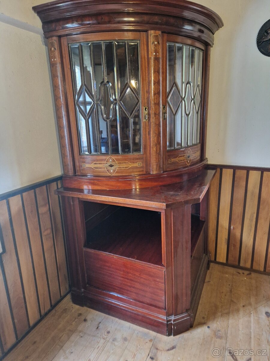 stará skříňka - 2