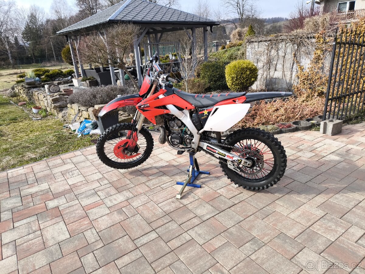 Prodám hondu cr 250 - 2