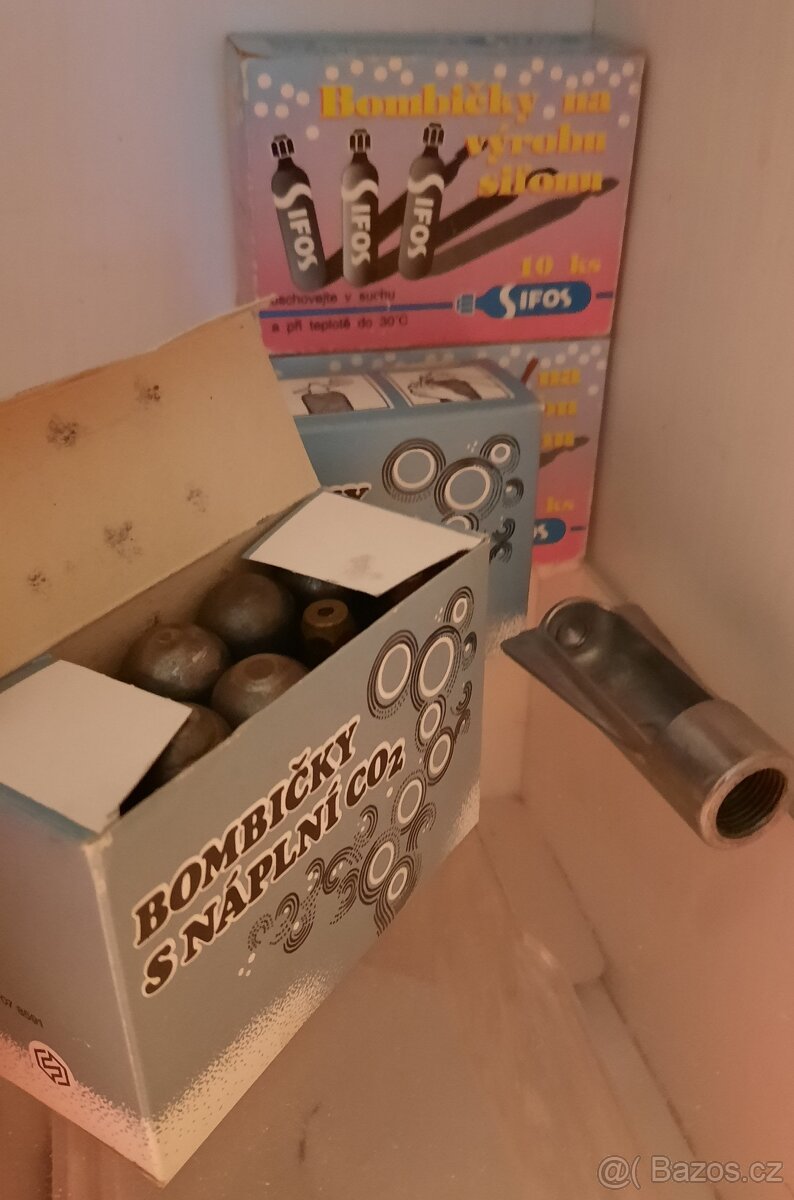 prodám sifonovou láhev + bombičky - 2
