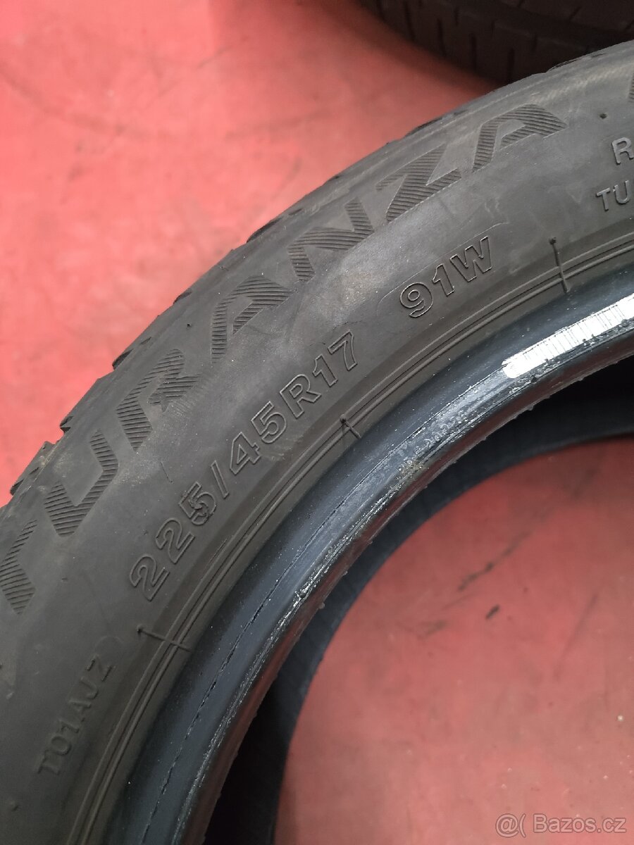 Prodám pneu letní 225/45R17 - 2