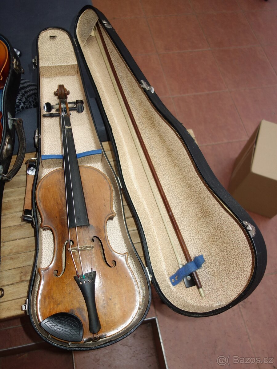 Dvoje housle, cena je dohromady - 2