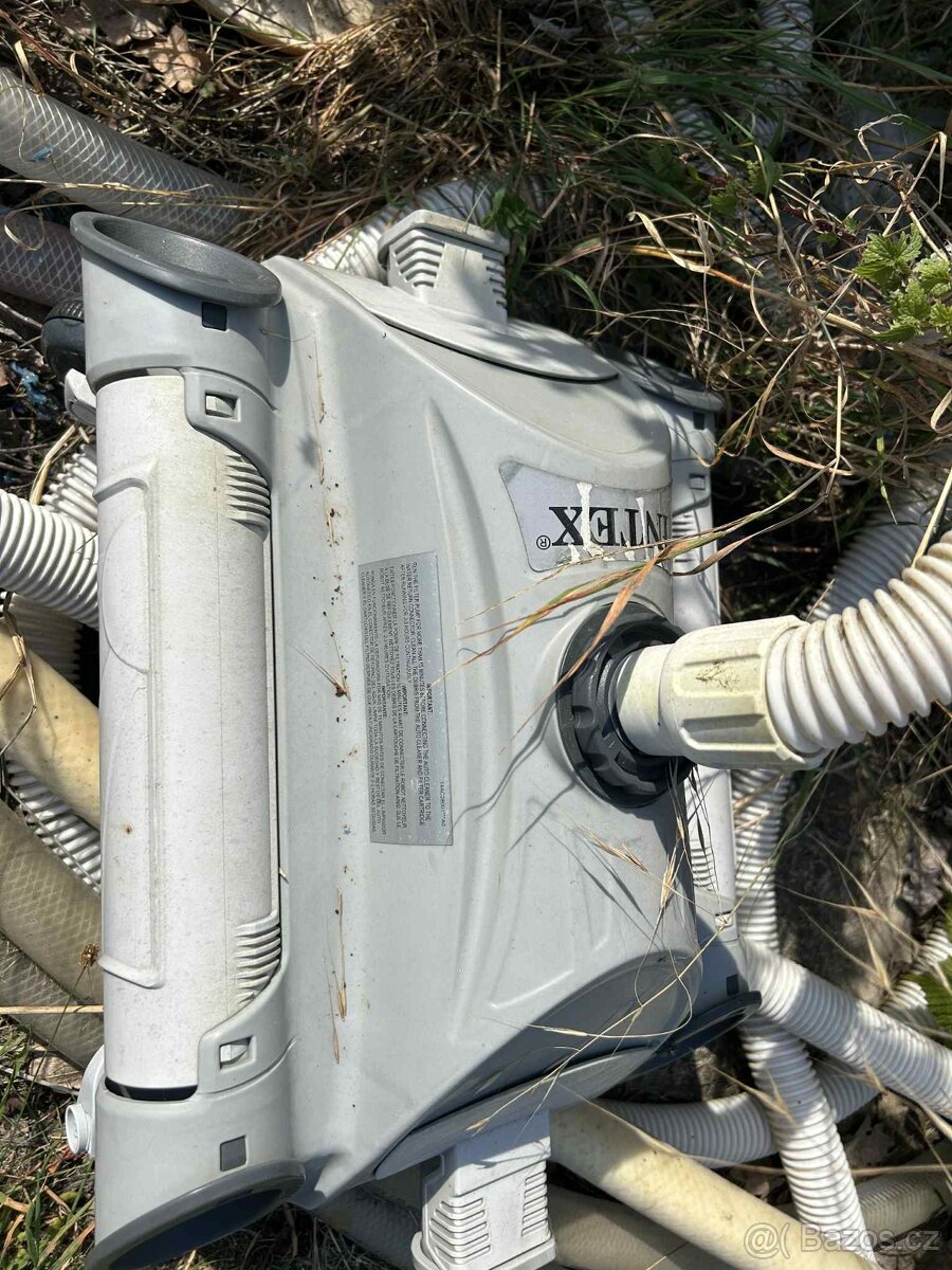 Prodám oválný bazén se vším potřebným příslušenstvím - 2