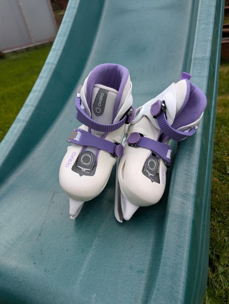 Dětské lední brusle, velikost 26-28 - 2