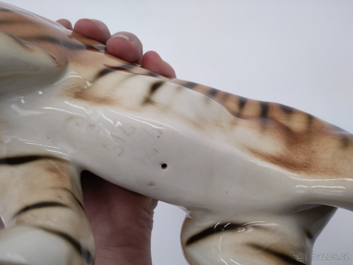 Krásný starý porcelánový tygr, Royal Dux, cca 39 cm - 2