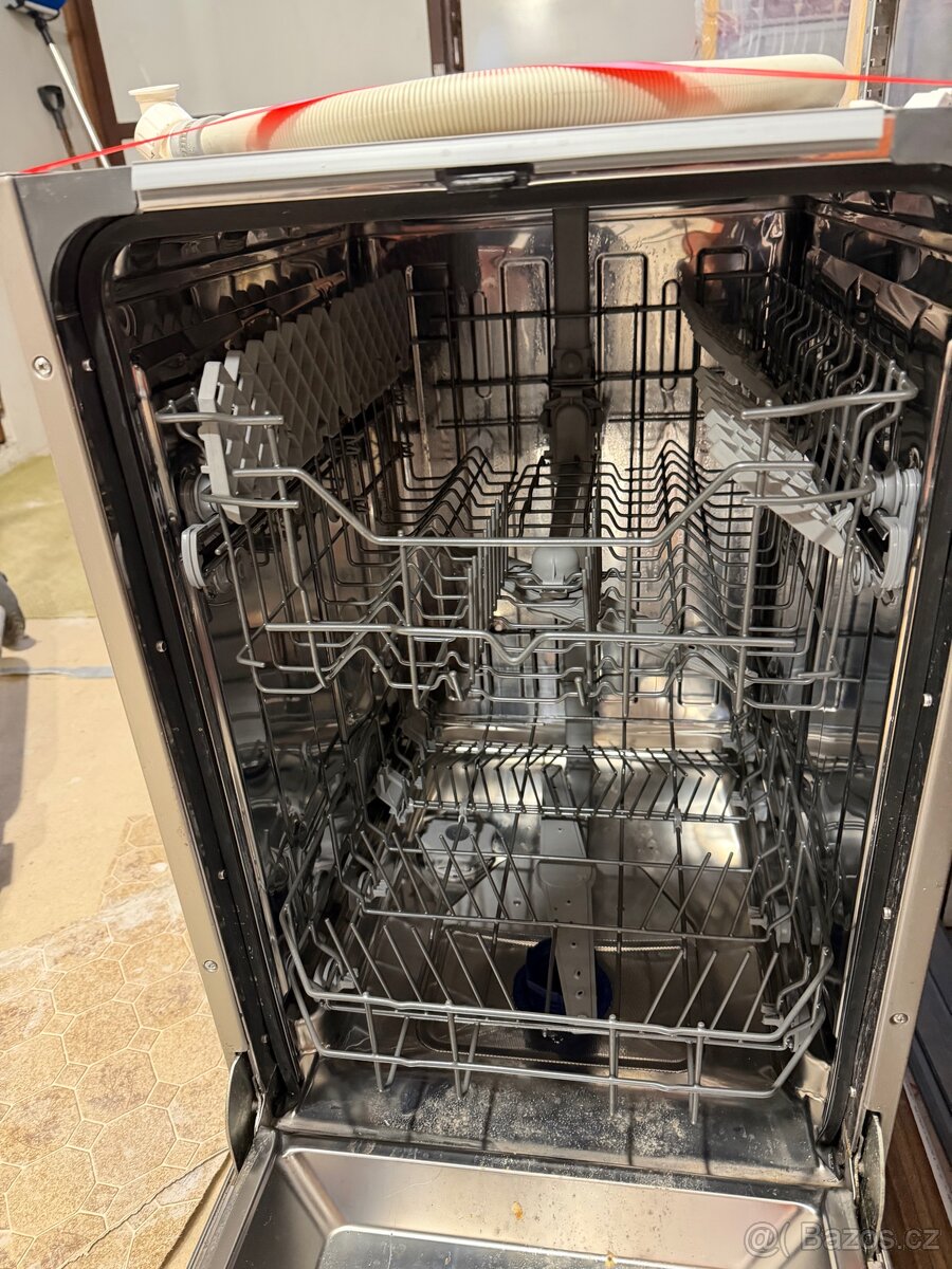 Myčka nádobí 45 cm AMICA DFV41E6aISMG - 2