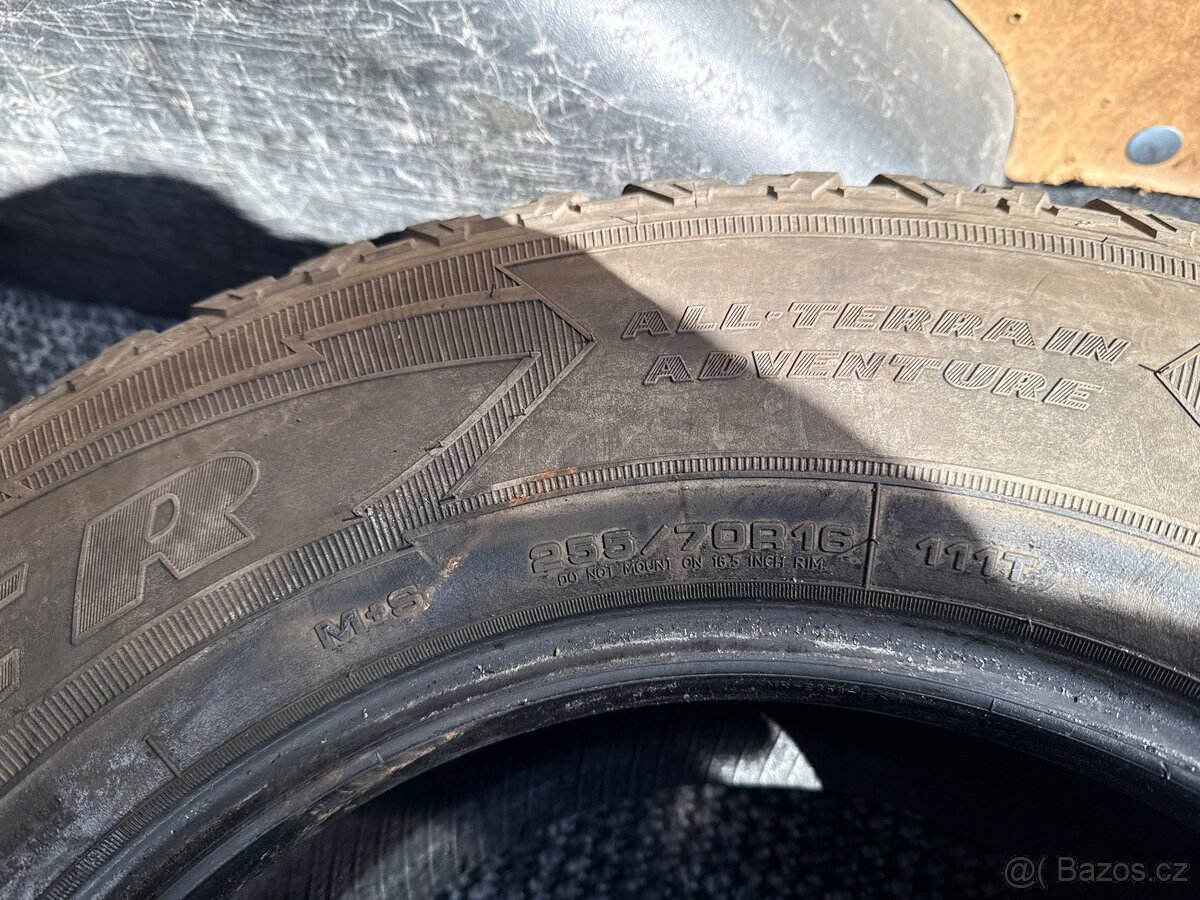 Goodyear Wrangler 255 70 R16 - 2