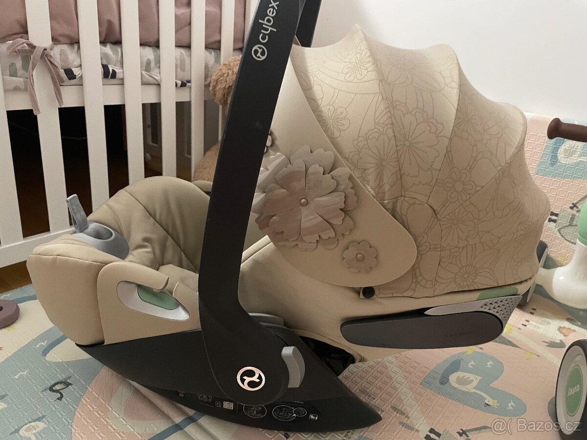 Cybex Platinum Cloud T i-Size Simply Flowers -Beige - 2