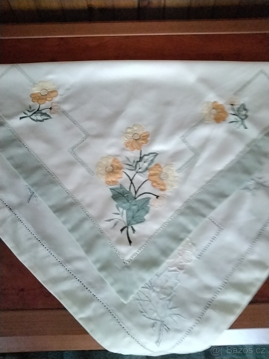 Ubrus s kvety - 2