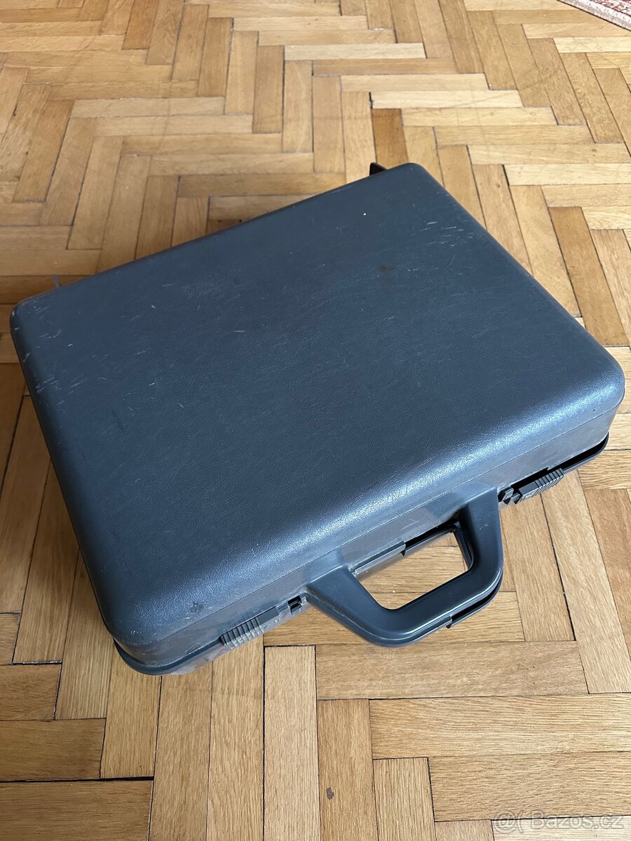 Kufříkový psací stroj Consul 22 - 2