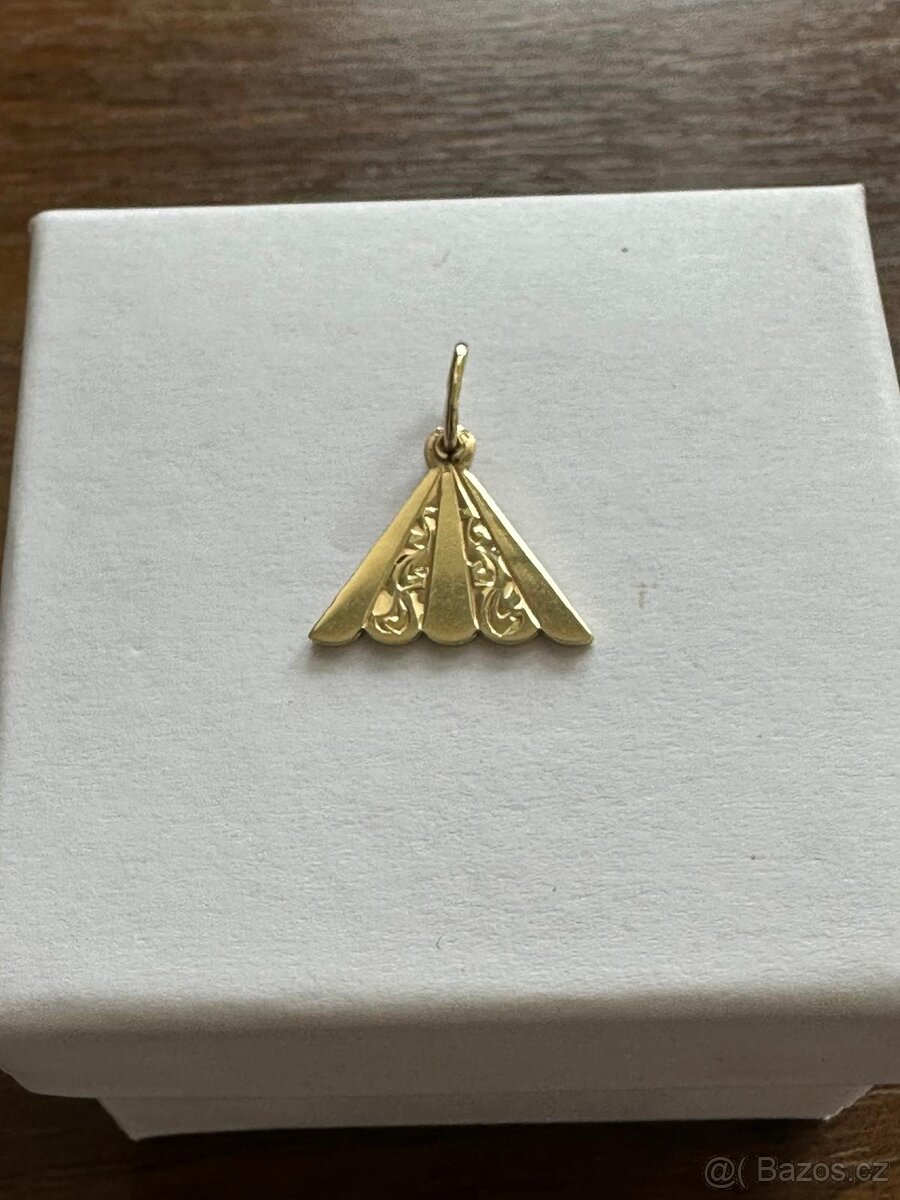 Zlatý přívěsek - 2