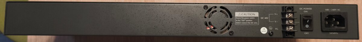 Administrovatelný, gigabitový 24 portový switch PLANET - 2