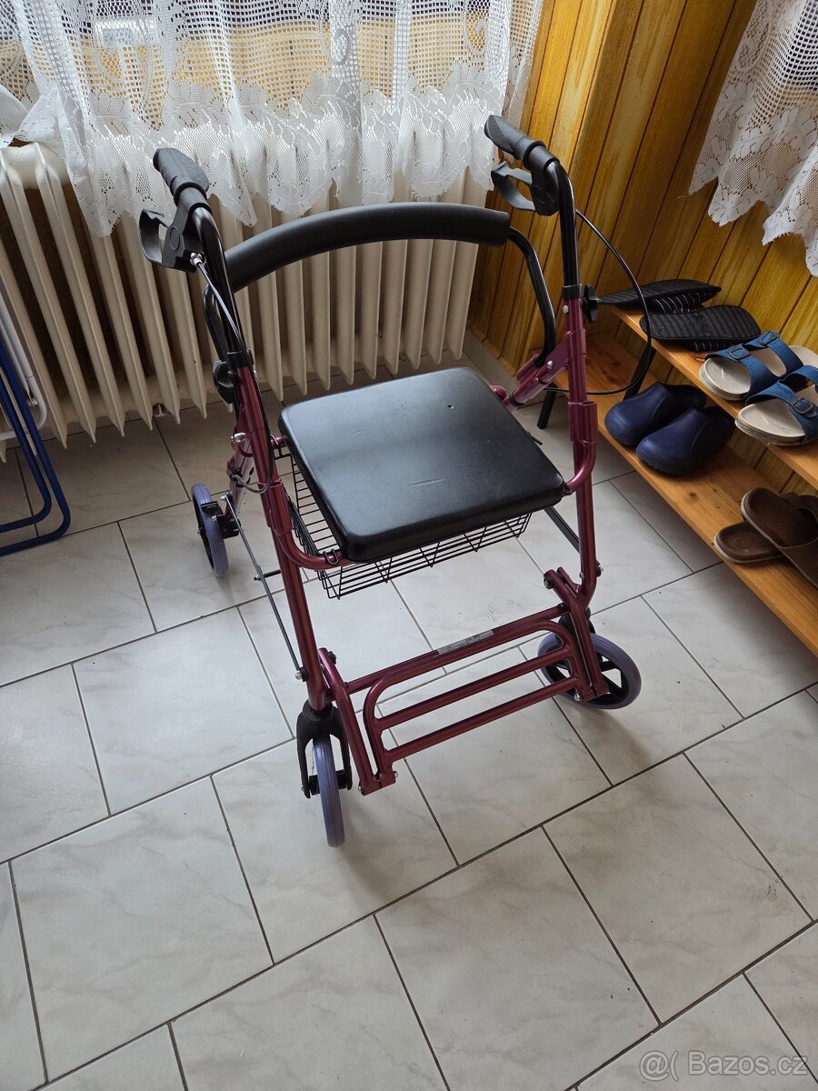 Čtyřkolové chodítko pro seniory - 2