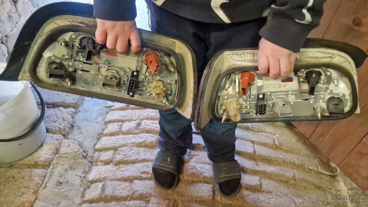 BMW E36 - zadni svetla - 2