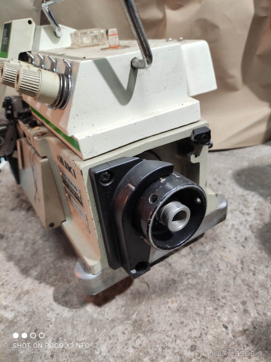 Průmyslový stroj JUKI overlok - 2