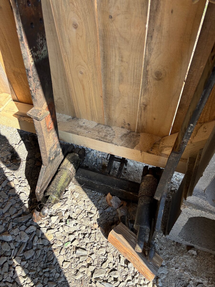 Čelní hydraulika Zetor 7245 - 2