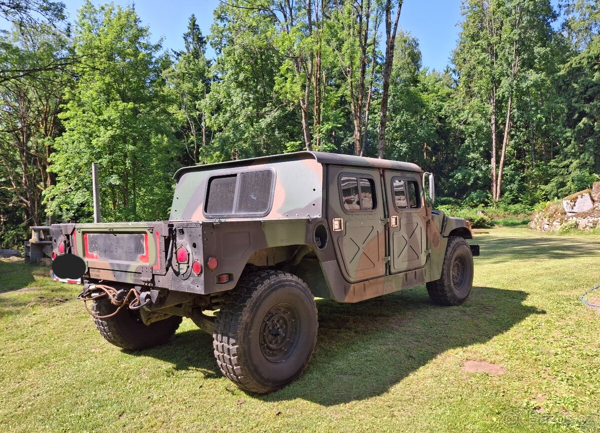 Humvee HMMWV M998 - 2